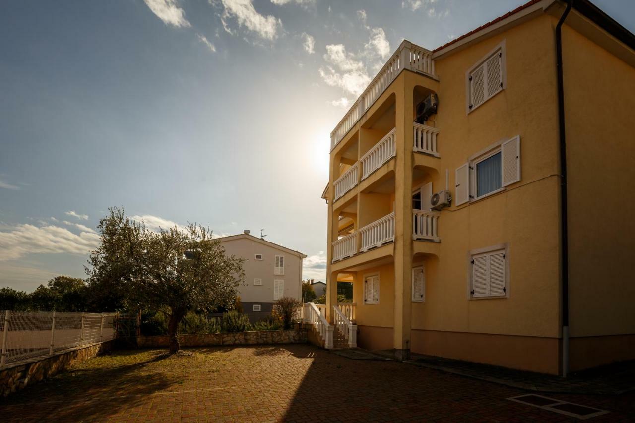 Apartment Josephine 2 Malinska Exteriör bild